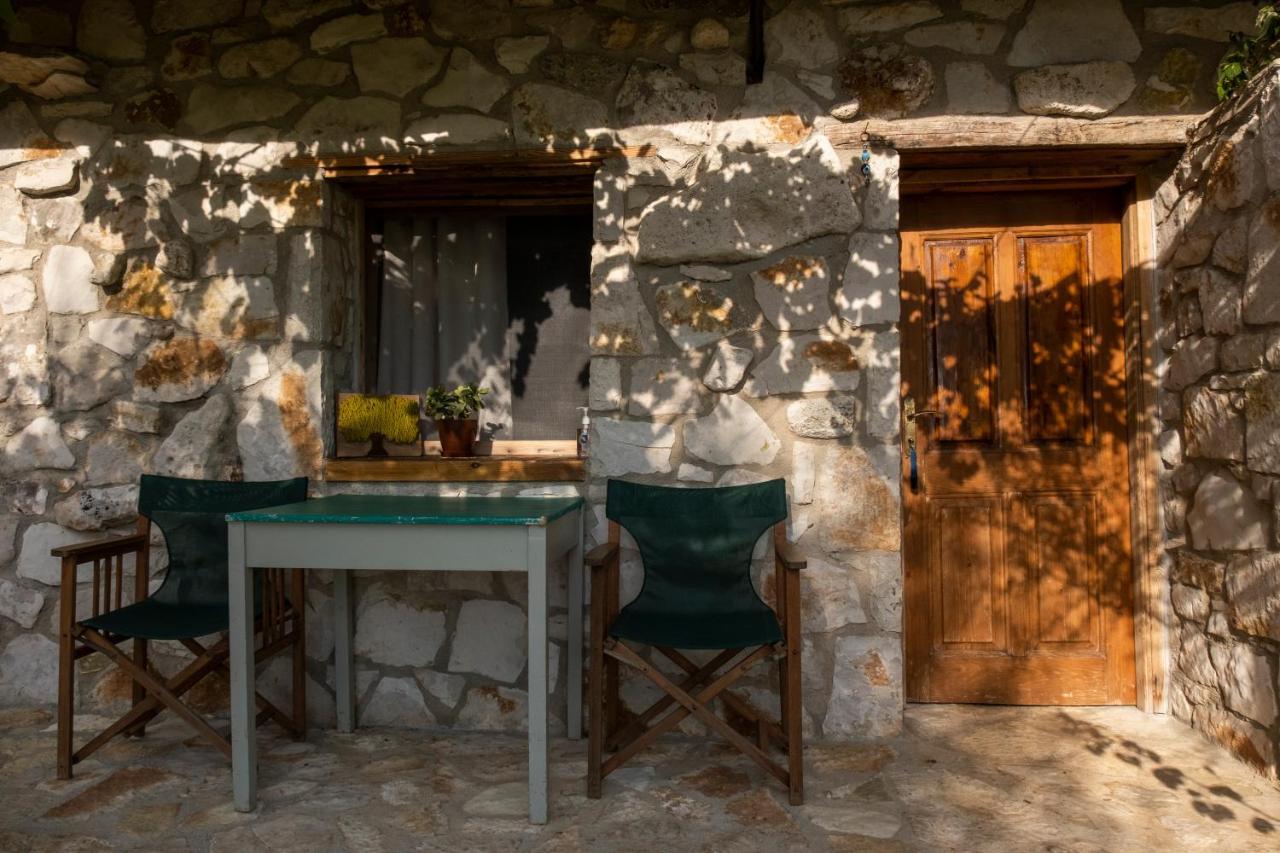 Filoxenia - The Place Of Experience Himare Esterno foto