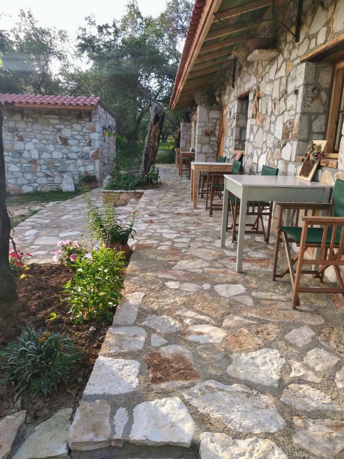 Filoxenia - The Place Of Experience Himare Esterno foto